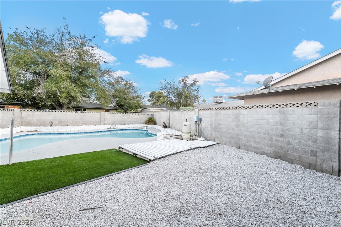 3869 Monthill Avenue Las Vegas NV 89121