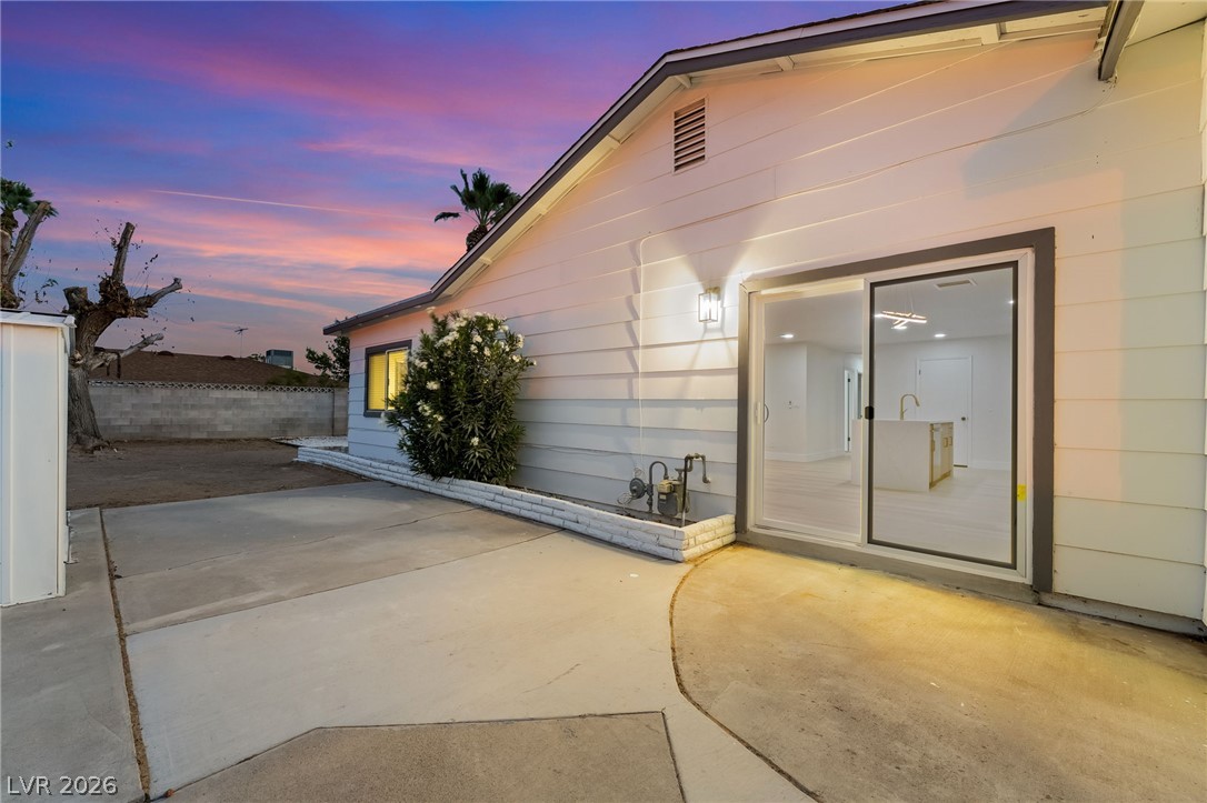 3869 Monthill Avenue Las Vegas NV 89121