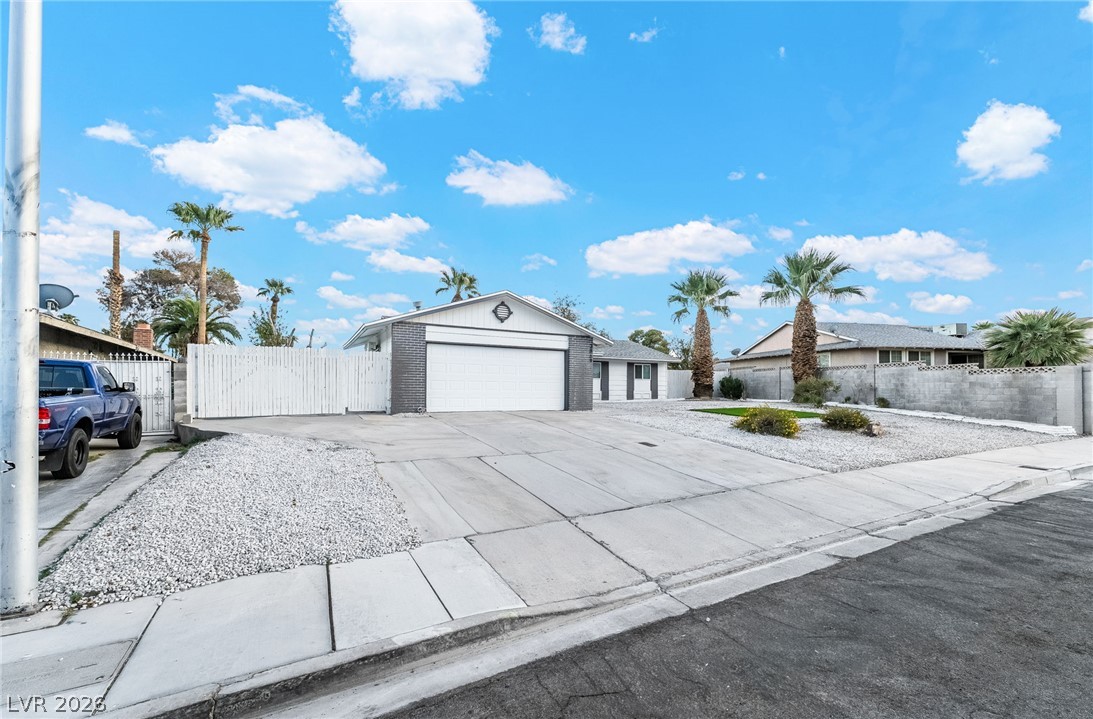 3869 Monthill Avenue Las Vegas NV 89121