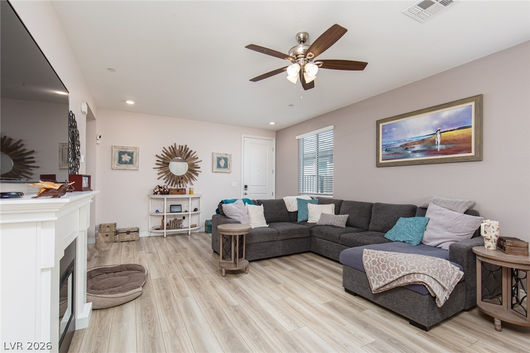 9734 Pacific Pine Street Las Vegas NV 89143