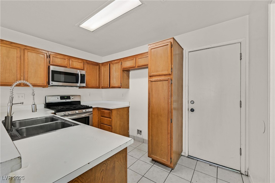 5832 Ballinger Drive Las Vegas NV 89142
