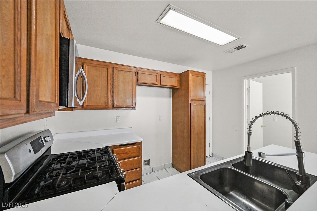 5832 Ballinger Drive Las Vegas NV 89142