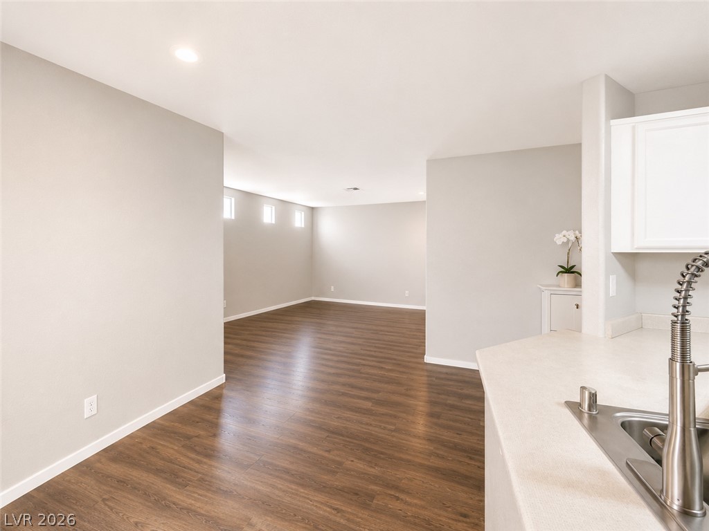 9929 Fragile Fields Street Las Vegas NV 89183