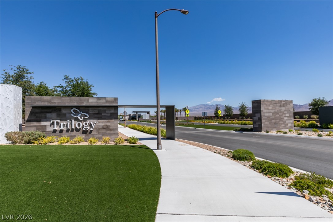 10184 Chrysolite Las Vegas NV 89143