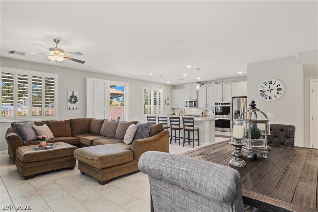 9243 Bluemist Falls Street Las Vegas NV 89123