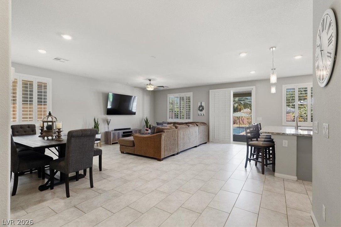 9243 Bluemist Falls Street Las Vegas NV 89123