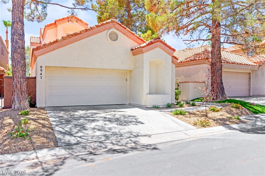 8941 Diamond Falls Drive Las Vegas NV 89117