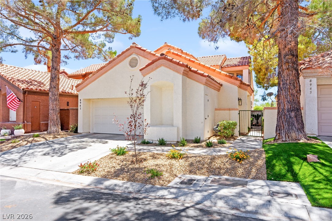 8941 Diamond Falls Drive Las Vegas NV 89117