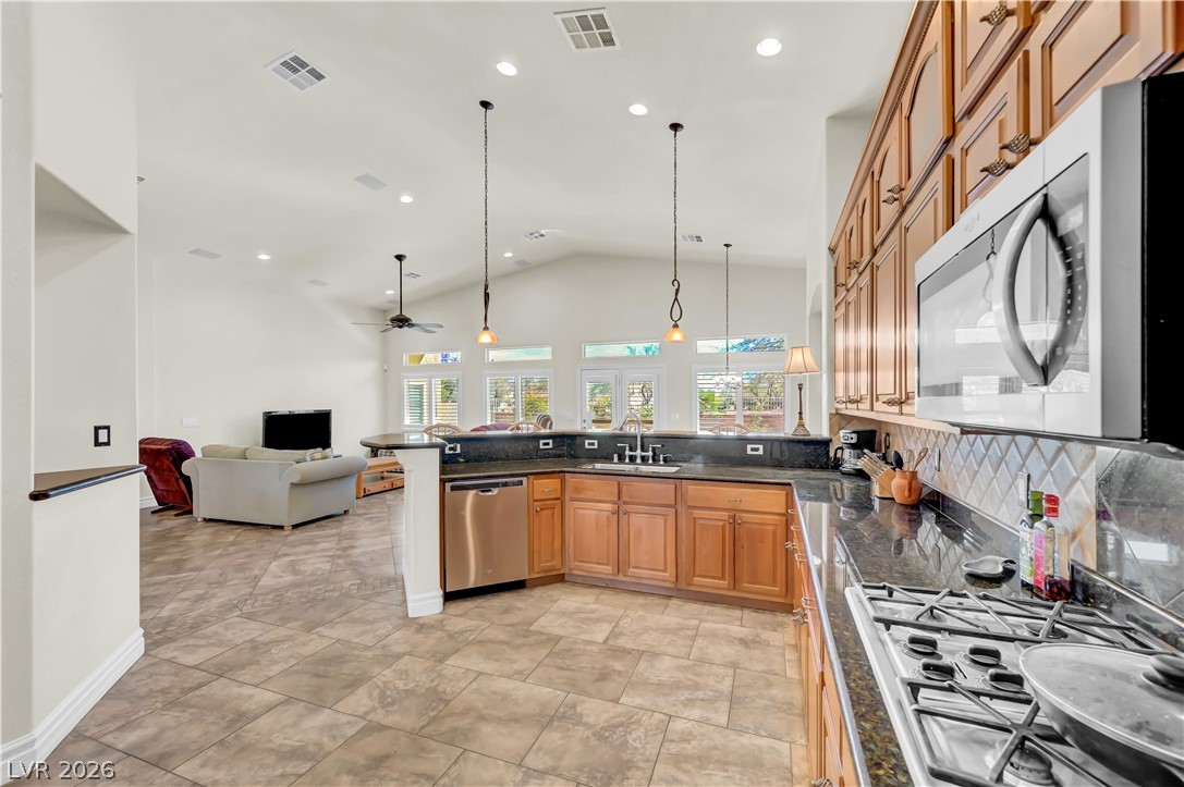 8215 Southern Comfort Avenue Las Vegas NV 89131