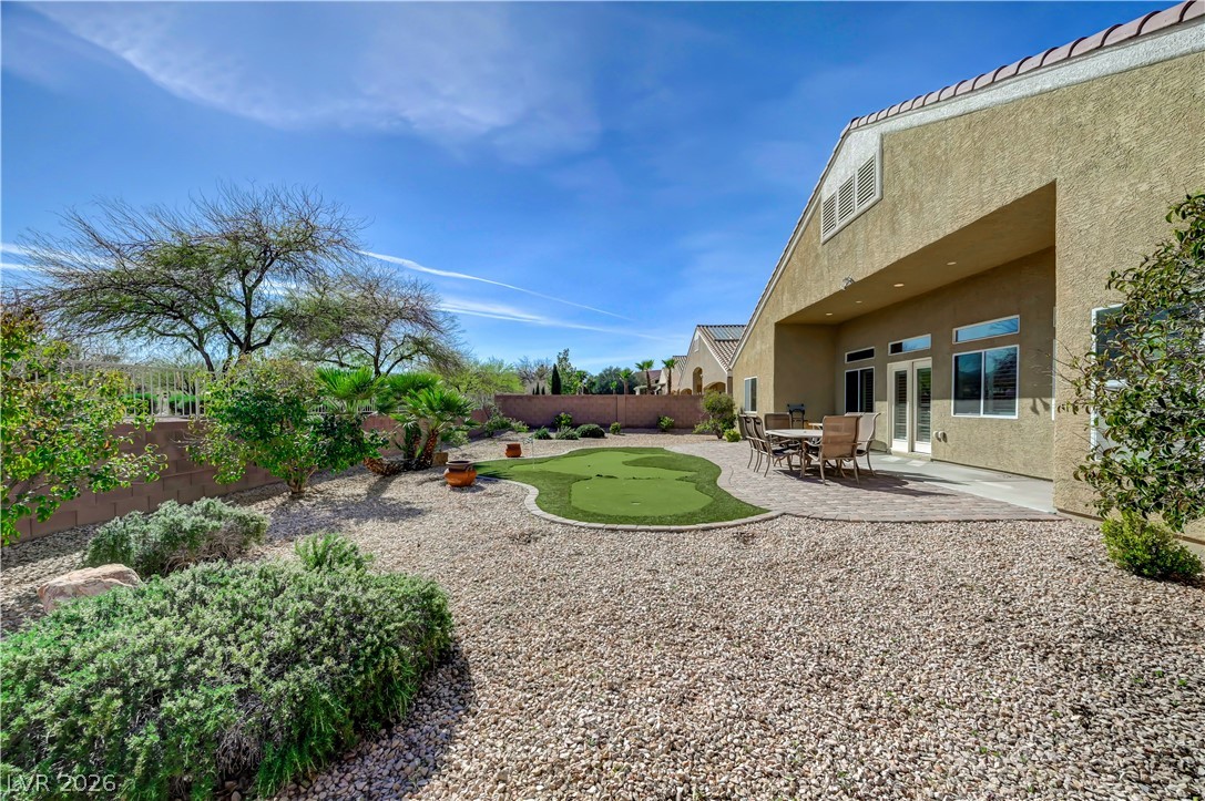 8215 Southern Comfort Avenue Las Vegas NV 89131