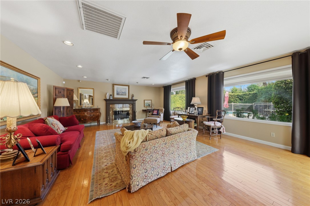 221 Rosemary Lane Las Vegas NV 89107