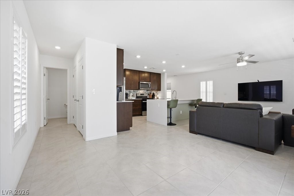 8724 Crestwood Hills Street Las Vegas NV 89113