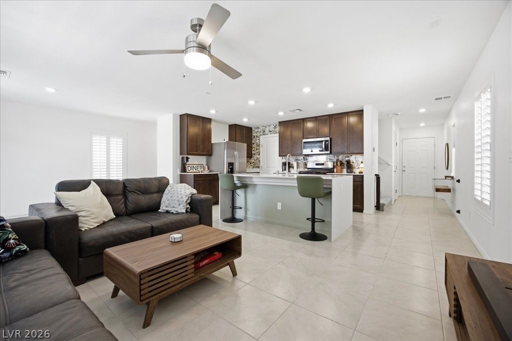 8724 Crestwood Hills Street Las Vegas NV 89113