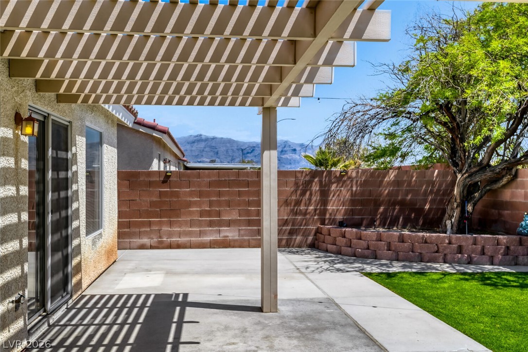 5222 Jungle Orchard Street North Las Vegas NV 89031