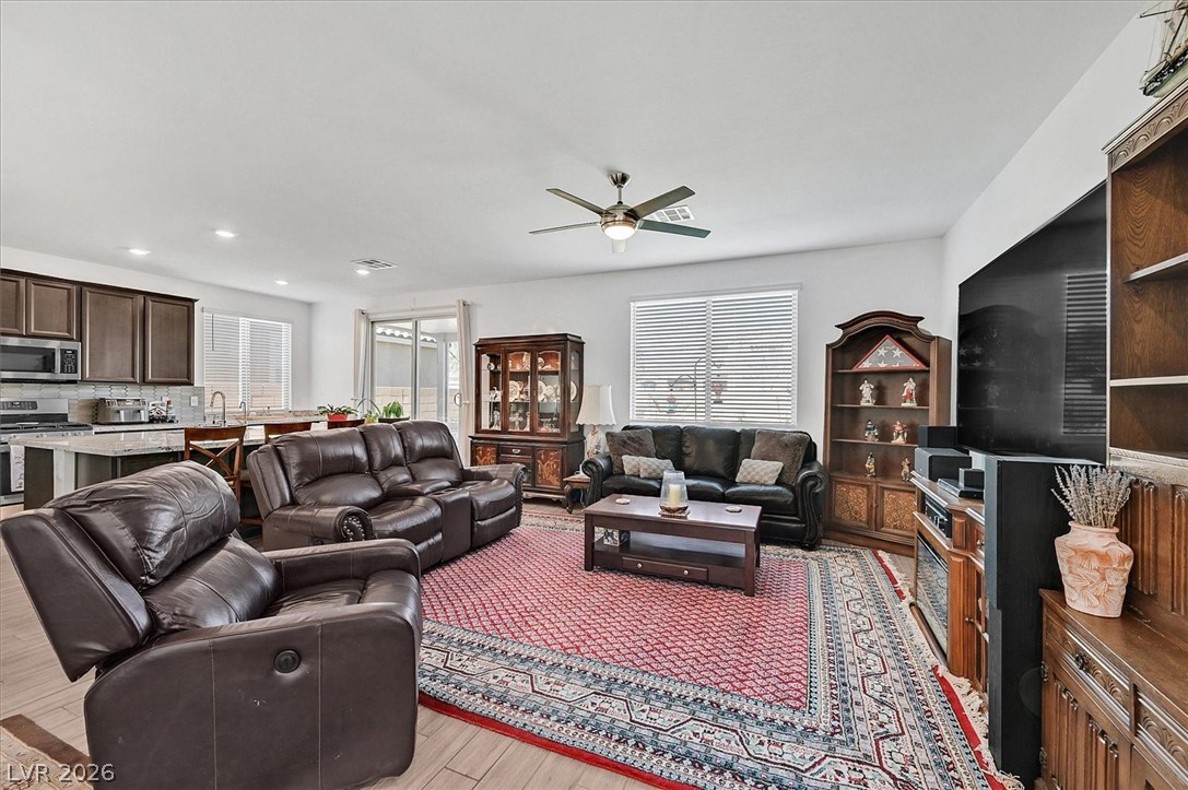 1102 Edel Hest Avenue North Las Vegas NV 89081