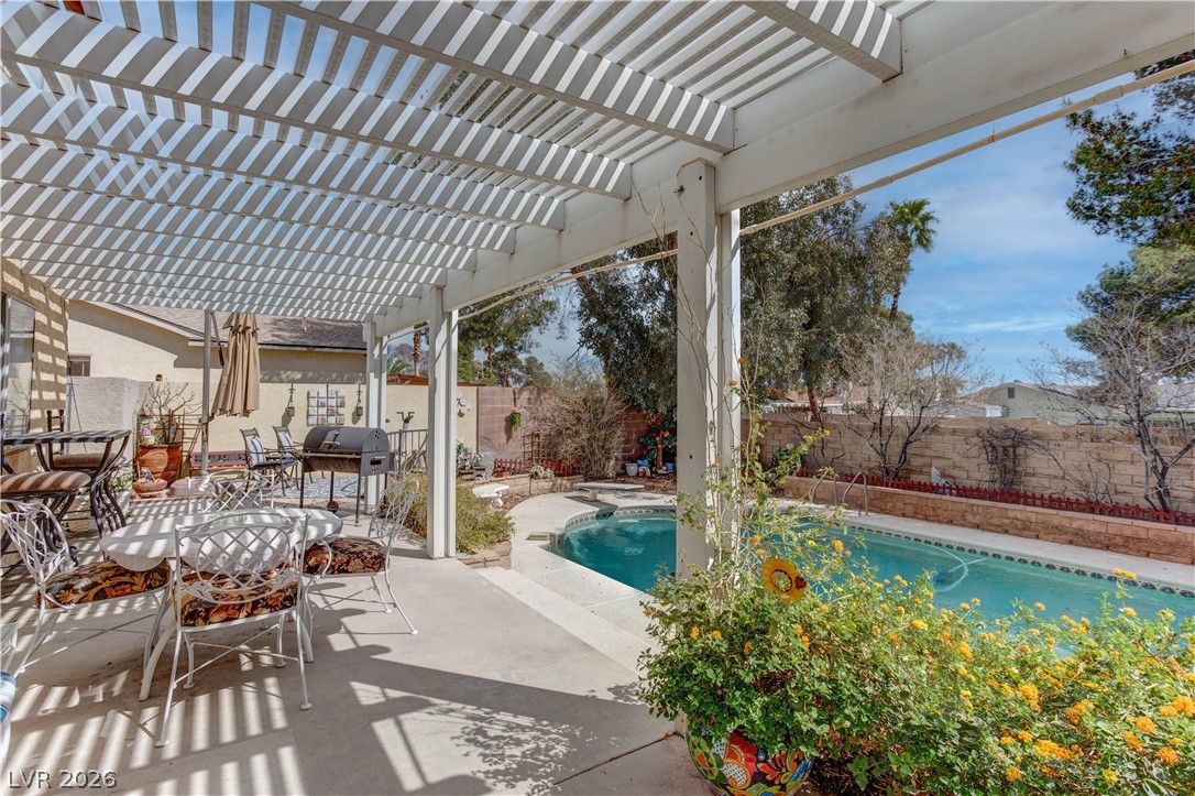 4206 Sandcastle Drive Las Vegas NV 89147