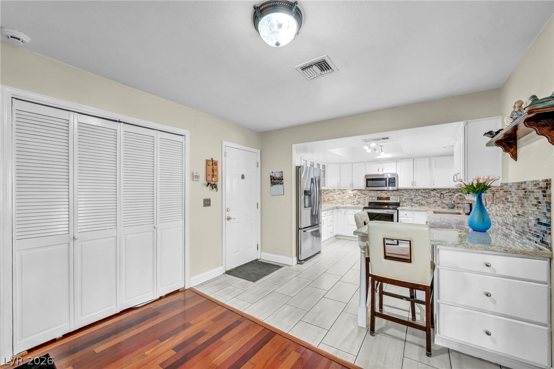 5412 Avenida Vaquero Las Vegas NV 89108