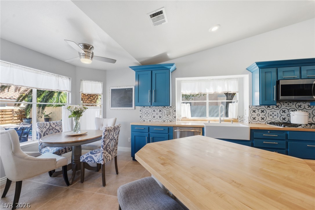 8212 Arch Bay Lane Las Vegas NV 89128
