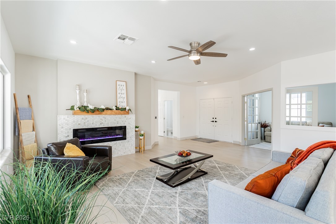 2589 Evansville Avenue Henderson NV 89052