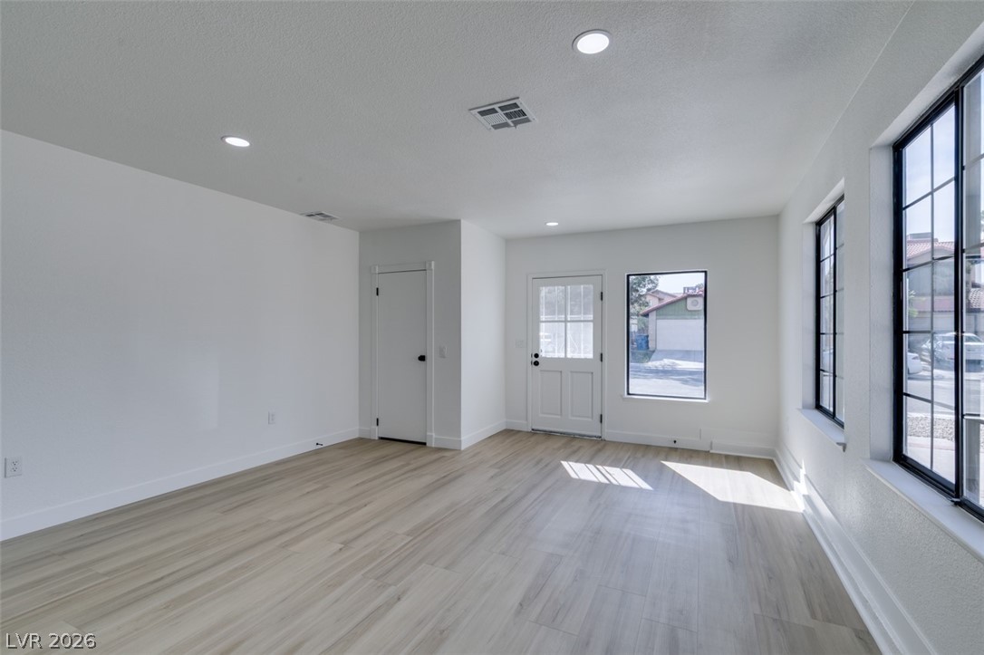2429 Charteroak Street Las Vegas NV 89108