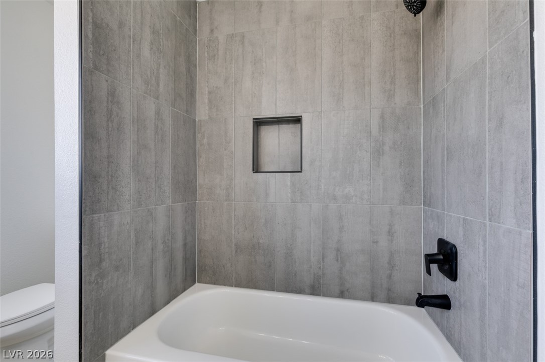 2429 Charteroak Street Las Vegas NV 89108