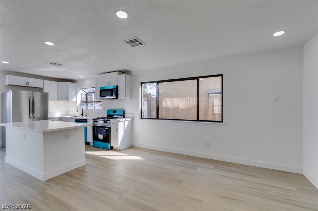 2429 Charteroak Street Las Vegas NV 89108