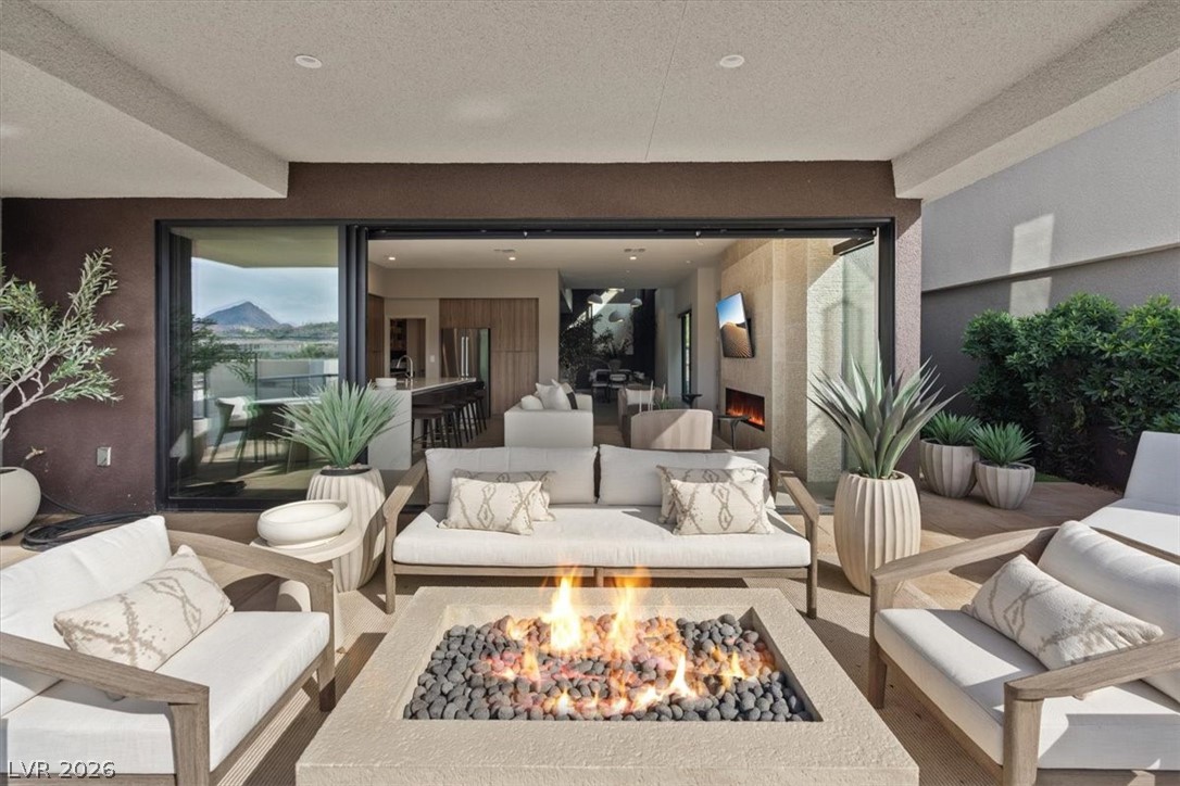 40 Heron Harbour Drive Henderson NV 89011