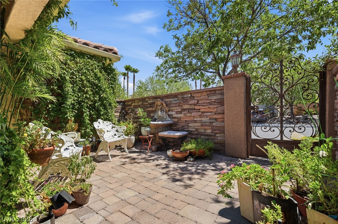 2753 Vikings Cove Lane Las Vegas NV 89117