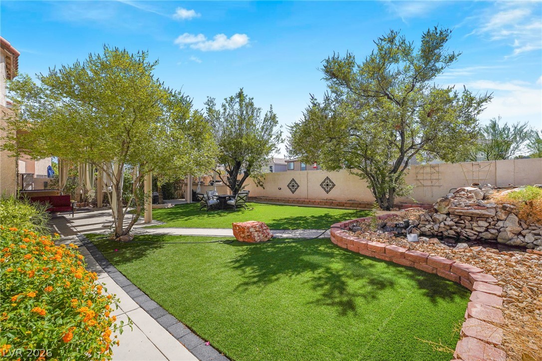 8821 Fall Green Avenue Las Vegas NV 89129