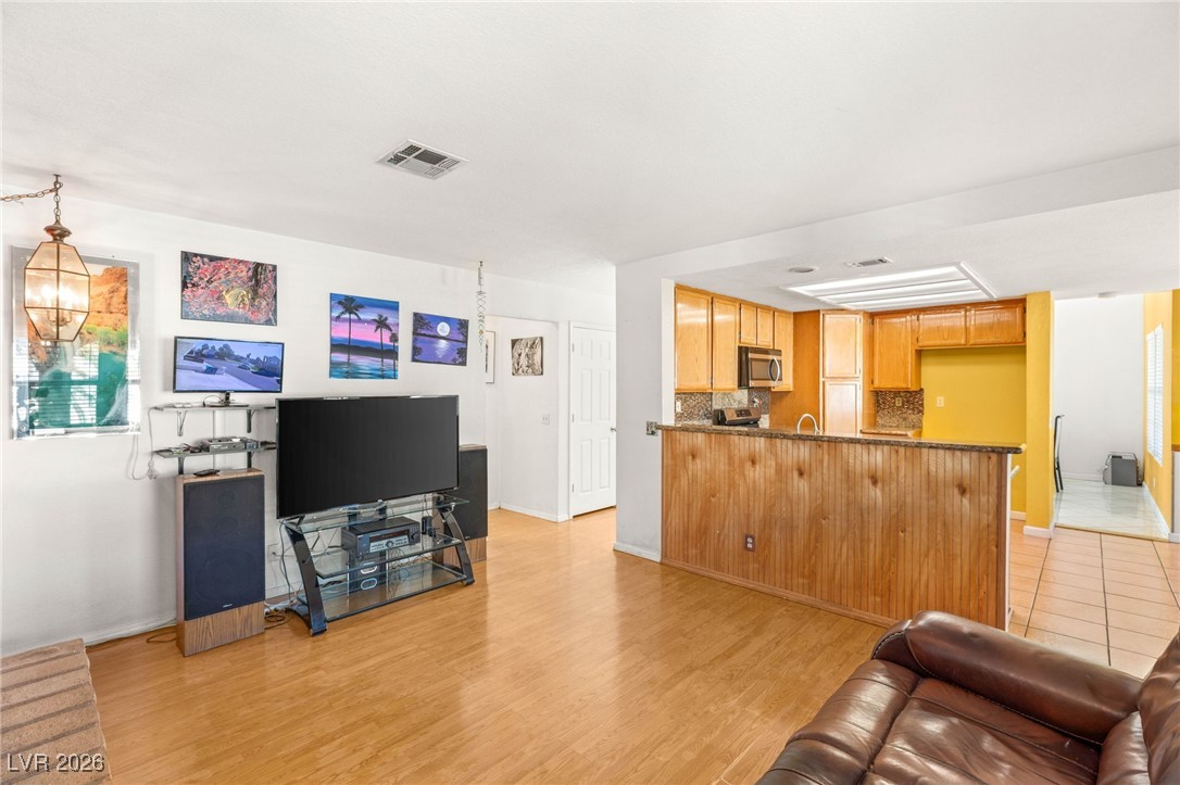 1542 Champagne Circle Las Vegas NV 89119