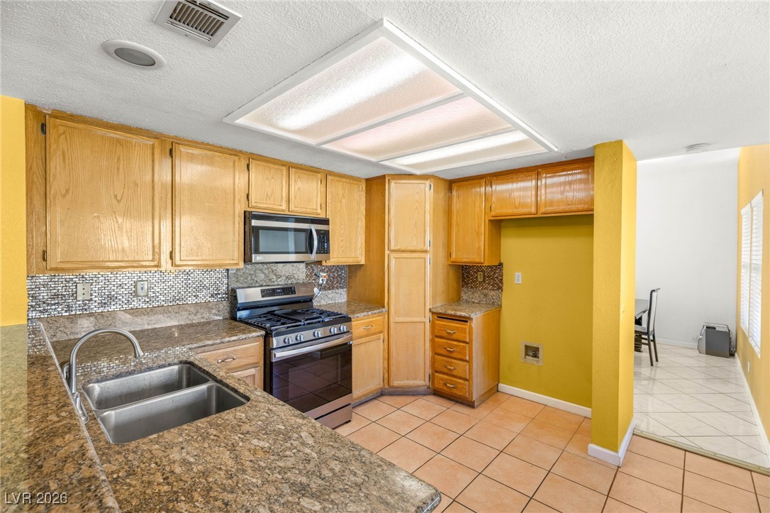 1542 Champagne Circle Las Vegas NV 89119
