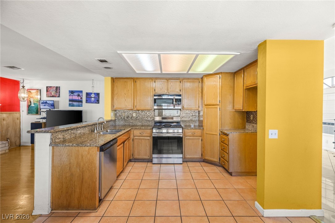 1542 Champagne Circle Las Vegas NV 89119