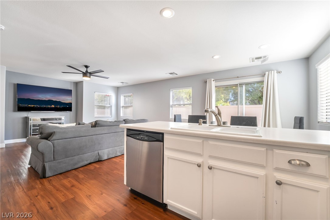 9285 Hainsworth Avenue Las Vegas NV 89148
