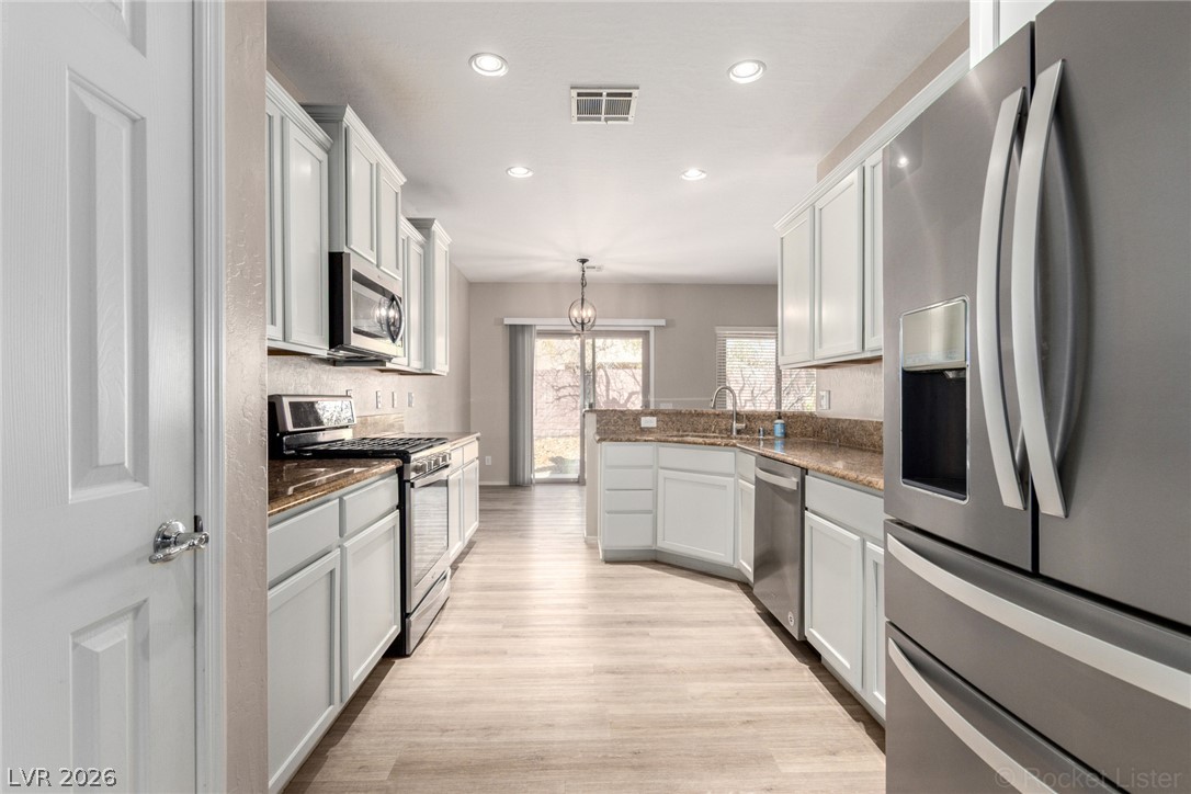 6092 Fox Creek Avenue Las Vegas NV 89122