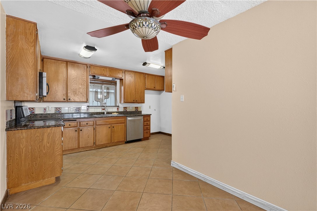 185 Pecos Way 6 Las Vegas NV 89121