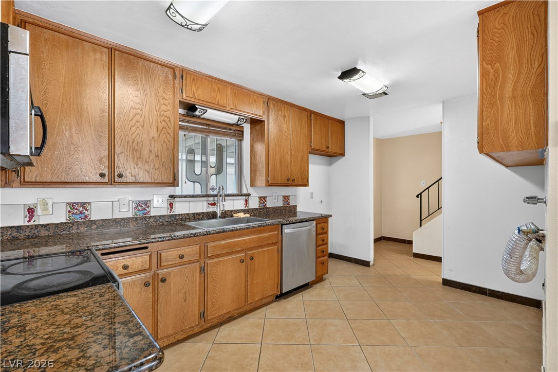 185 Pecos Way 6 Las Vegas NV 89121