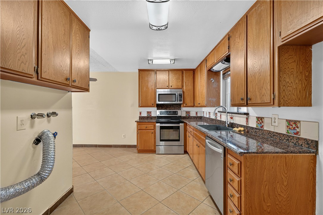 185 Pecos Way 6 Las Vegas NV 89121