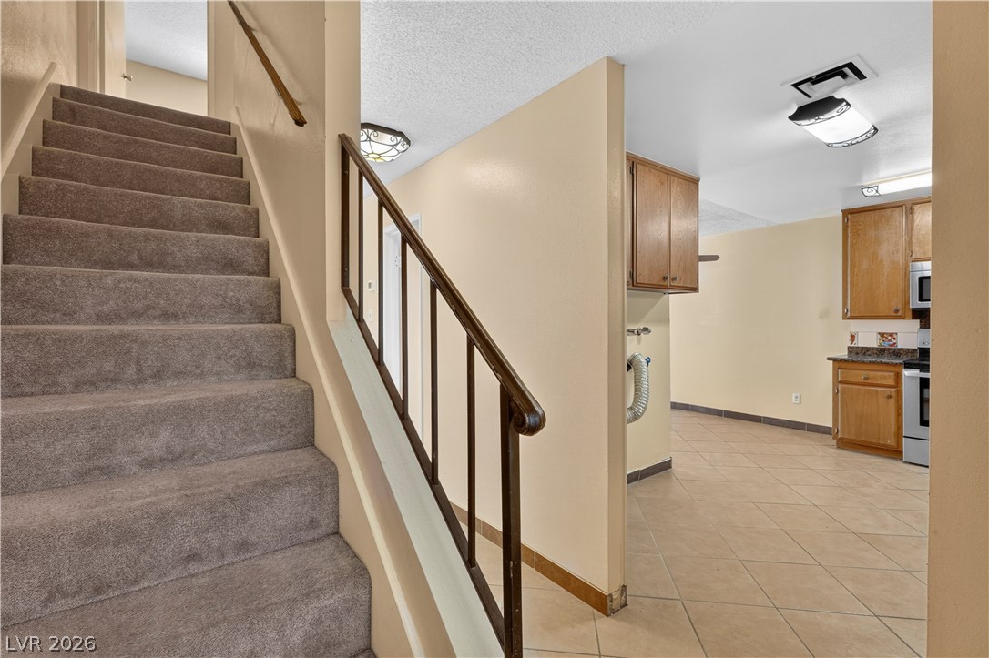 185 Pecos Way 6 Las Vegas NV 89121