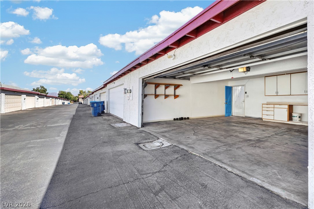 185 Pecos Way 6 Las Vegas NV 89121