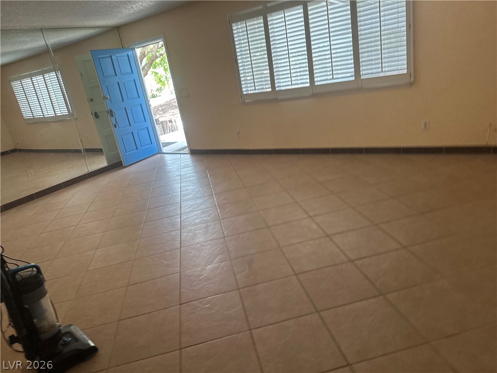 185 Pecos Way 6 Las Vegas NV 89121