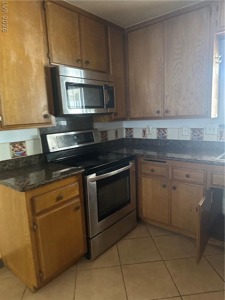 185 Pecos Way 6 Las Vegas NV 89121