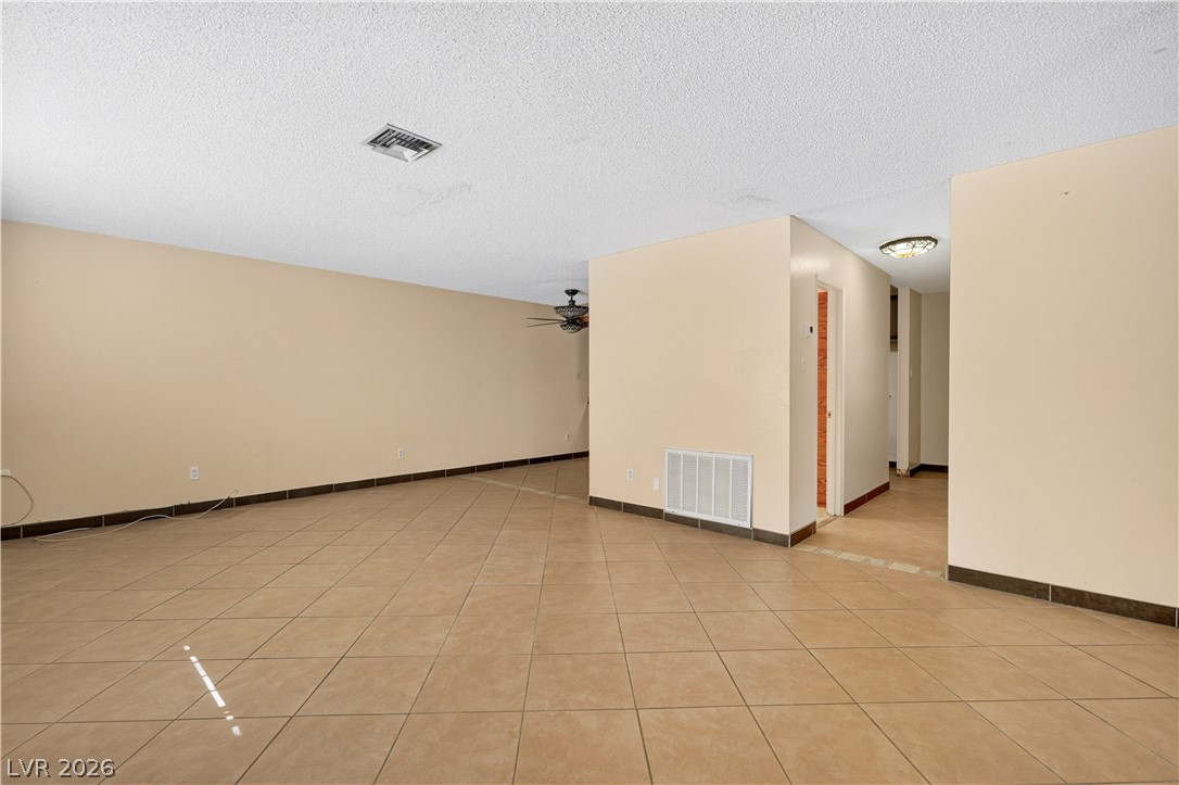 185 Pecos Way 6 Las Vegas NV 89121