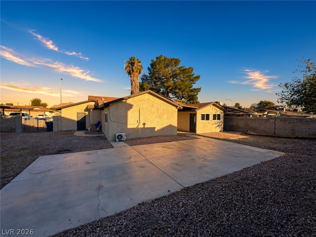 864 Parkhurst Street Las Vegas NV 89110