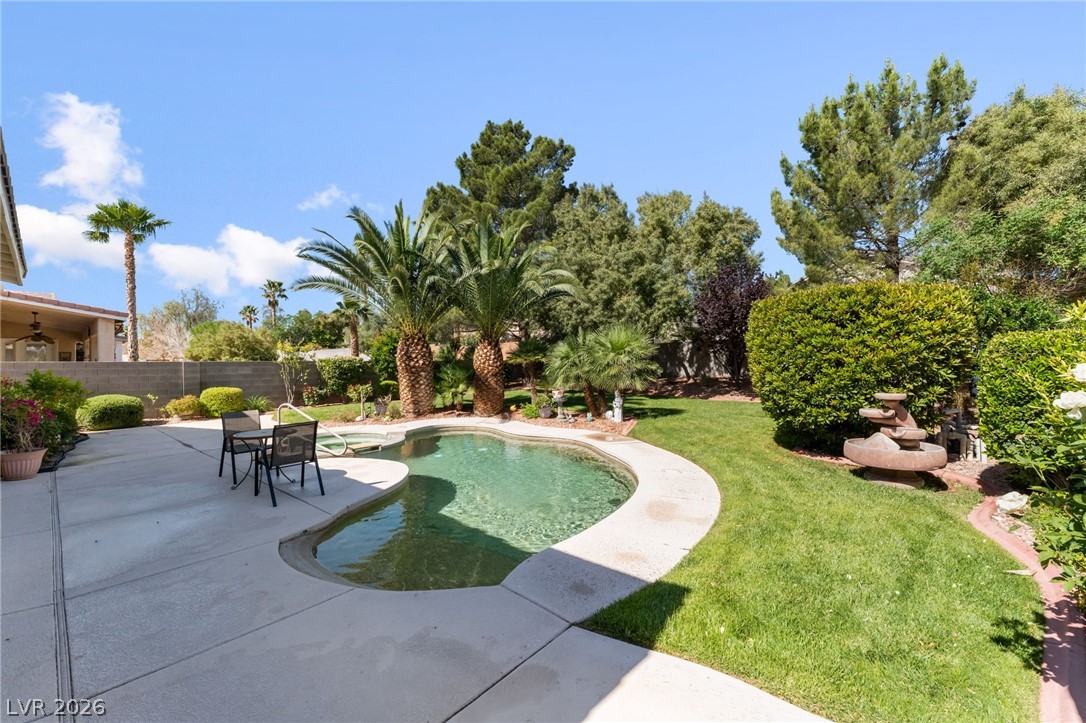 8405 Bonnie Blue Street Las Vegas NV 89143