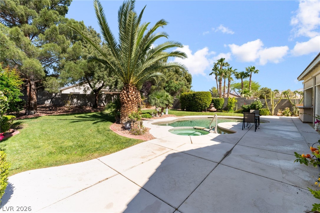 8405 Bonnie Blue Street Las Vegas NV 89143