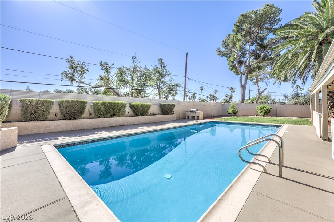 1916 Stonehaven Drive Las Vegas NV 89108