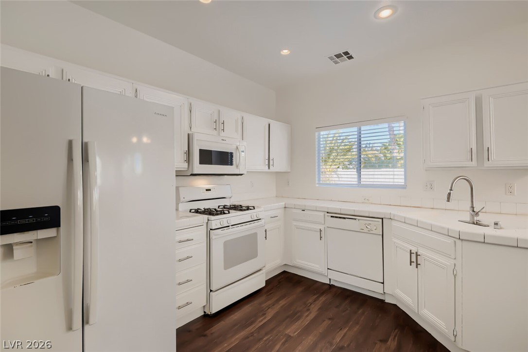 3168 Castle Canyon Avenue Henderson NV 89052