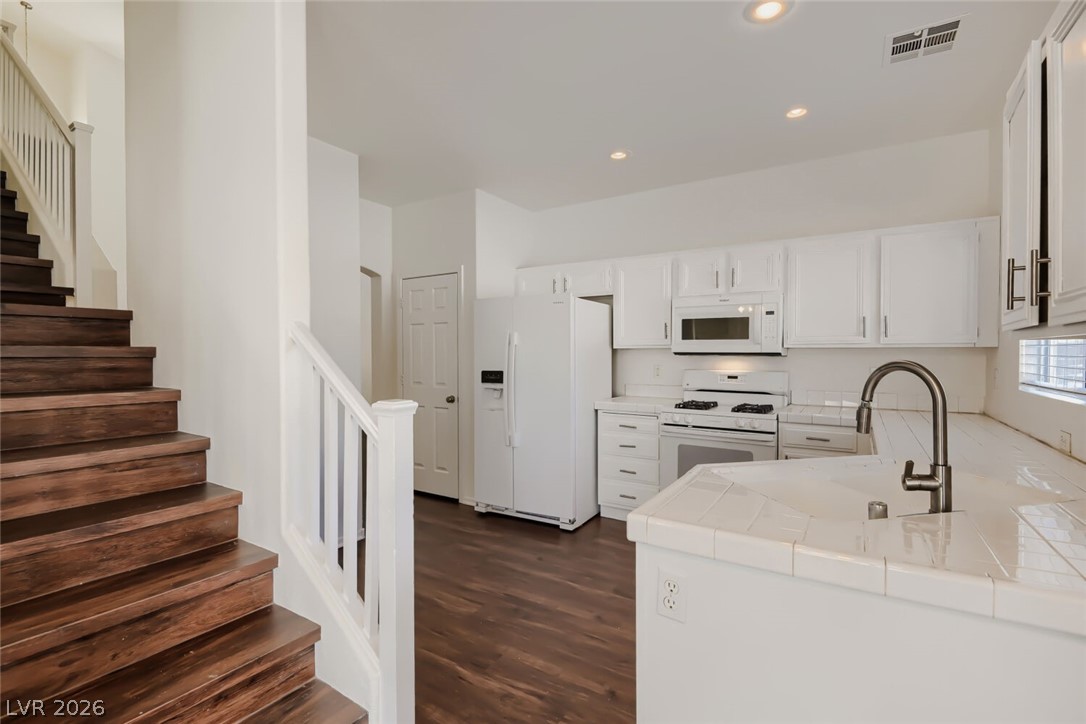 3168 Castle Canyon Avenue Henderson NV 89052