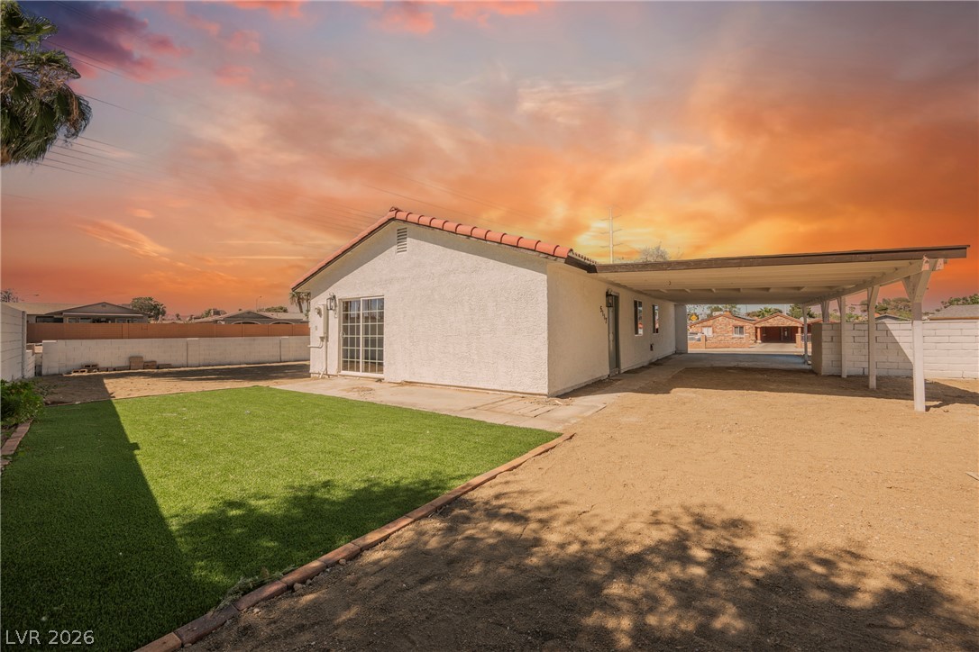 5117 New Bedford Drive Las Vegas NV 89122