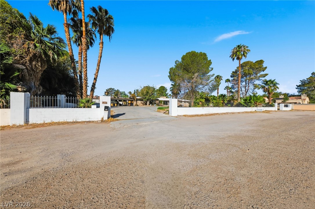 5517 Oak Street Las Vegas NV 89120